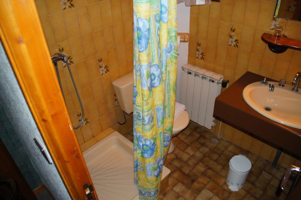 Hotel Le Relais Des Vaudois Freissinieres Pokoj fotografie
